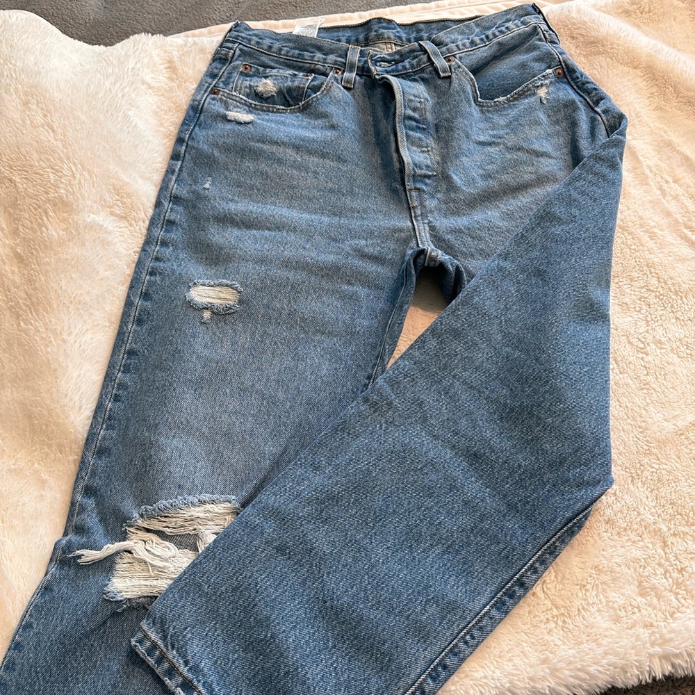 Women’s Levi’s ripped high waisted wedge straight leg jean